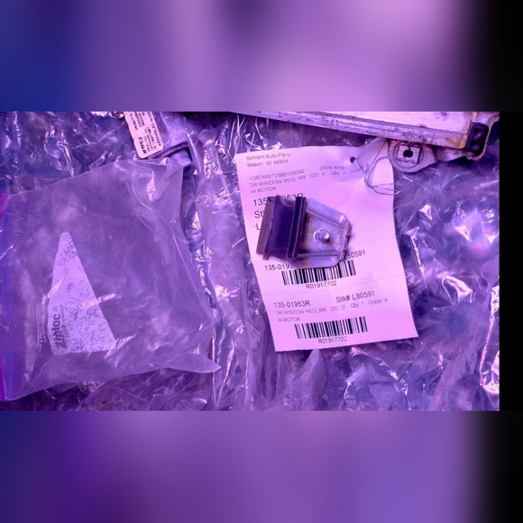 Rear passenger 2007 Cadillac STS window motor - Picture 7 of 8